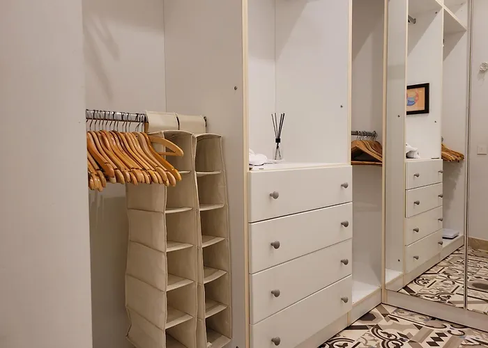 Living In A Museum Holiday home *