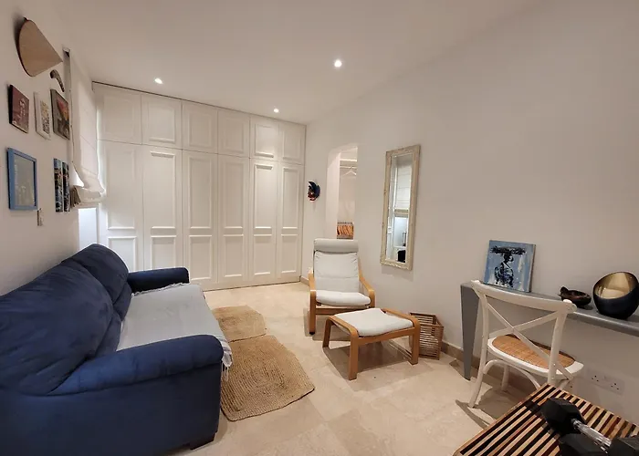 Holiday home Living In A Museum Mdina