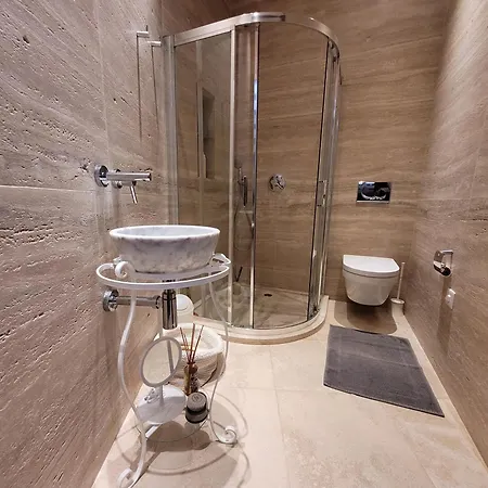 Living In A Museum Tatil Evi Mdina